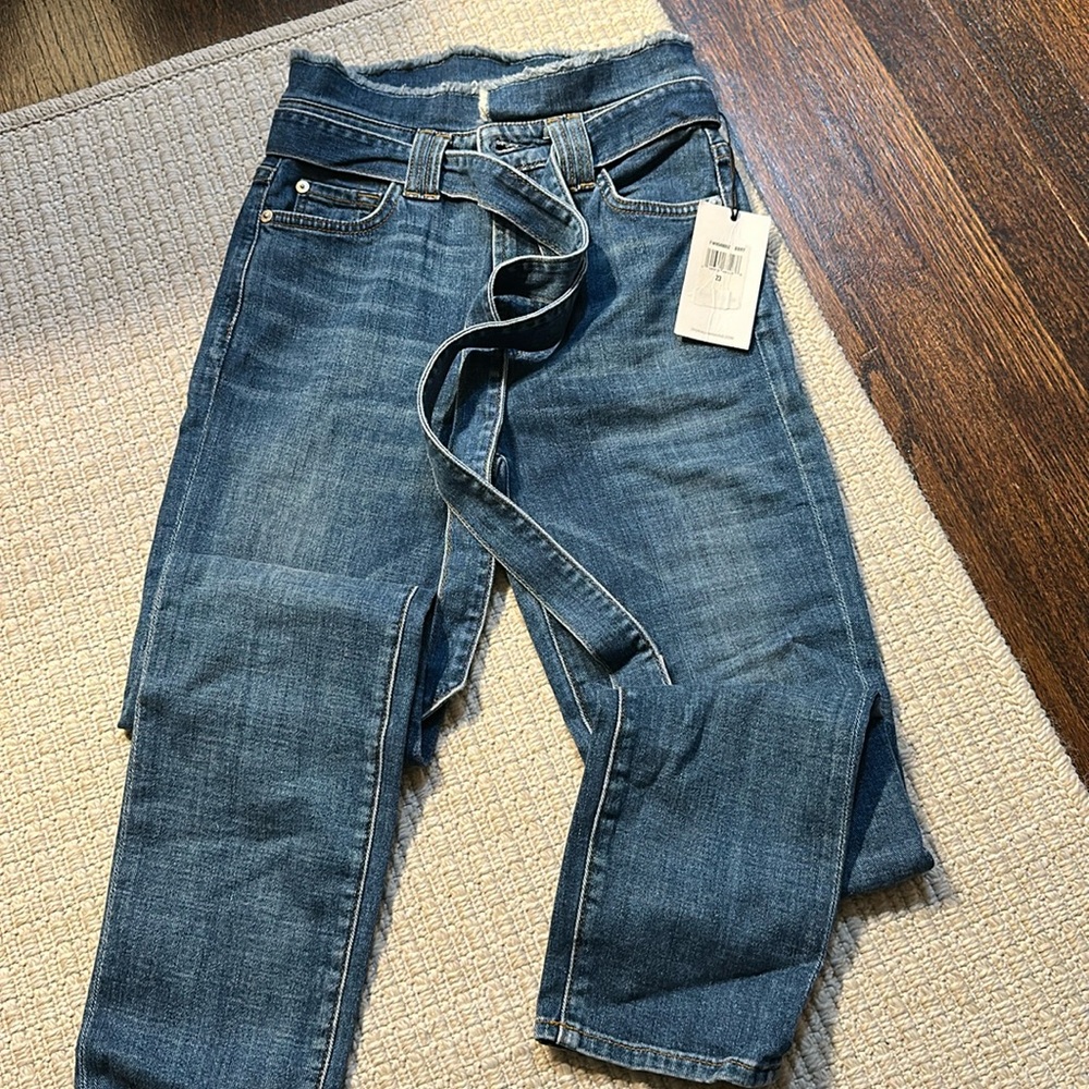 7 For All Man Kind belted jeans. NWT. Size 23